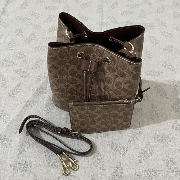 Coach Rowan Bucket Bag In Signature Canvas - Picture 1 of 8